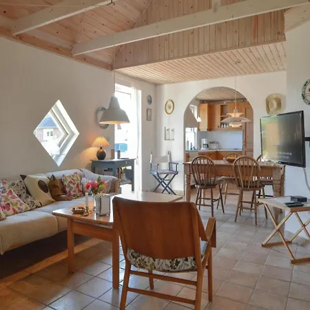 Semesterbostad Two-bedroom Holiday In